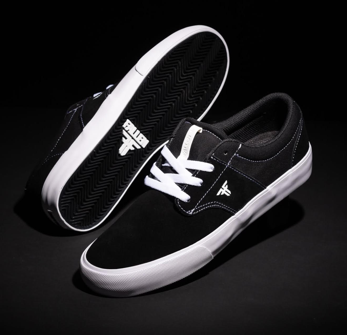 Fallen Phoenix Black/White