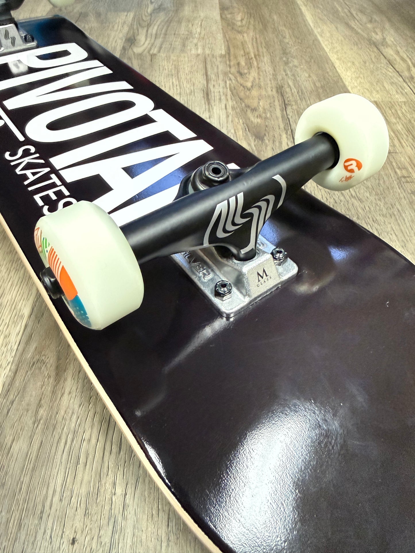 Pivotal Shop Deck Complete 7.75